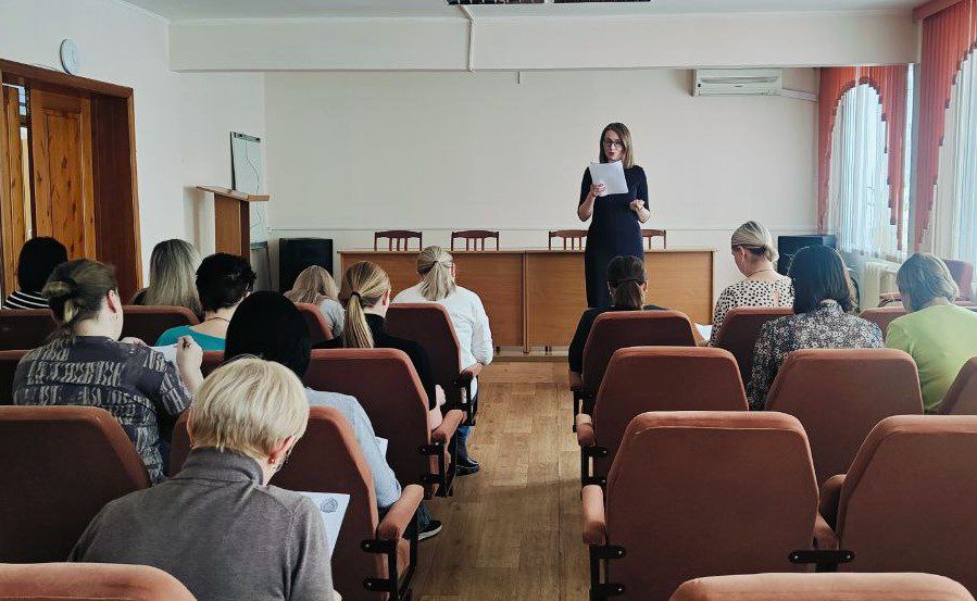 Сотрудники «Лесосибирской МБ» пишут диктант «Про Лес[о]сибирск»