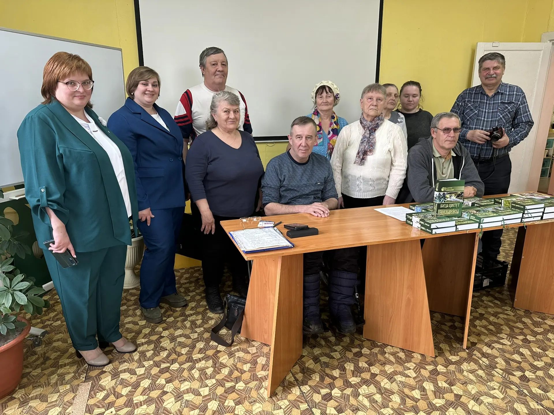 Встреча с сибирским писателем Владимиром Топилиным: литературное событие в Новоенисейской библиотеке